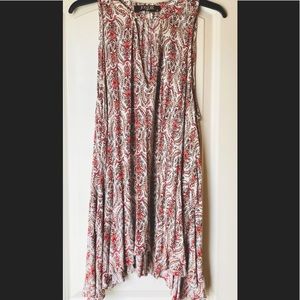 Jondie ~ Adorable sleeveless, flowy summer top. Super cute!